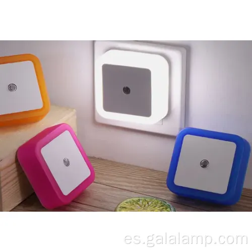 Luz nocturna LED inteligente con sensor de amanecer de anochecer